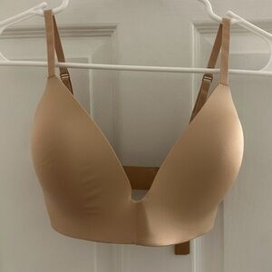 Skims Wireless Form T-Shirt Bra